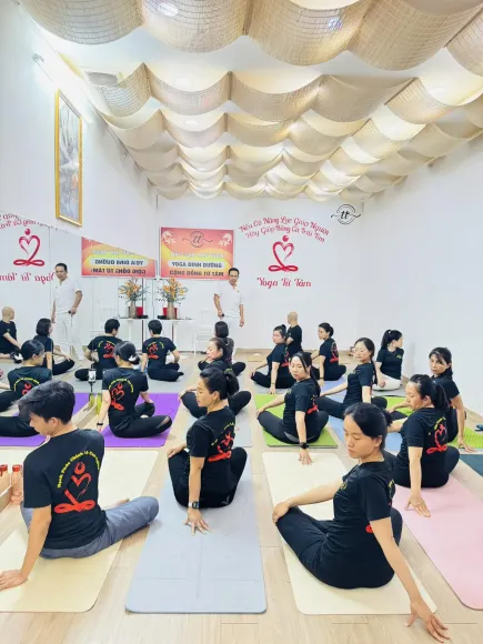YOGA TỪ TÂM